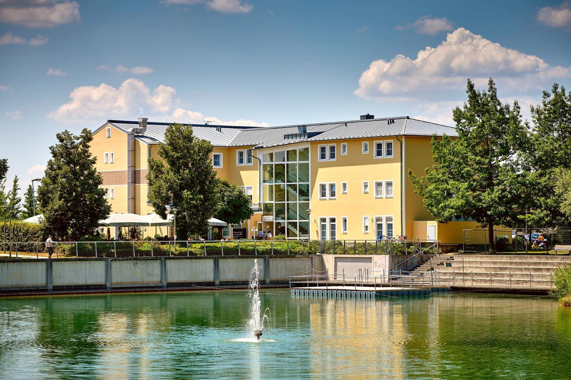 Hotel Am See Neutraubling Dış mekan fotoğraf
