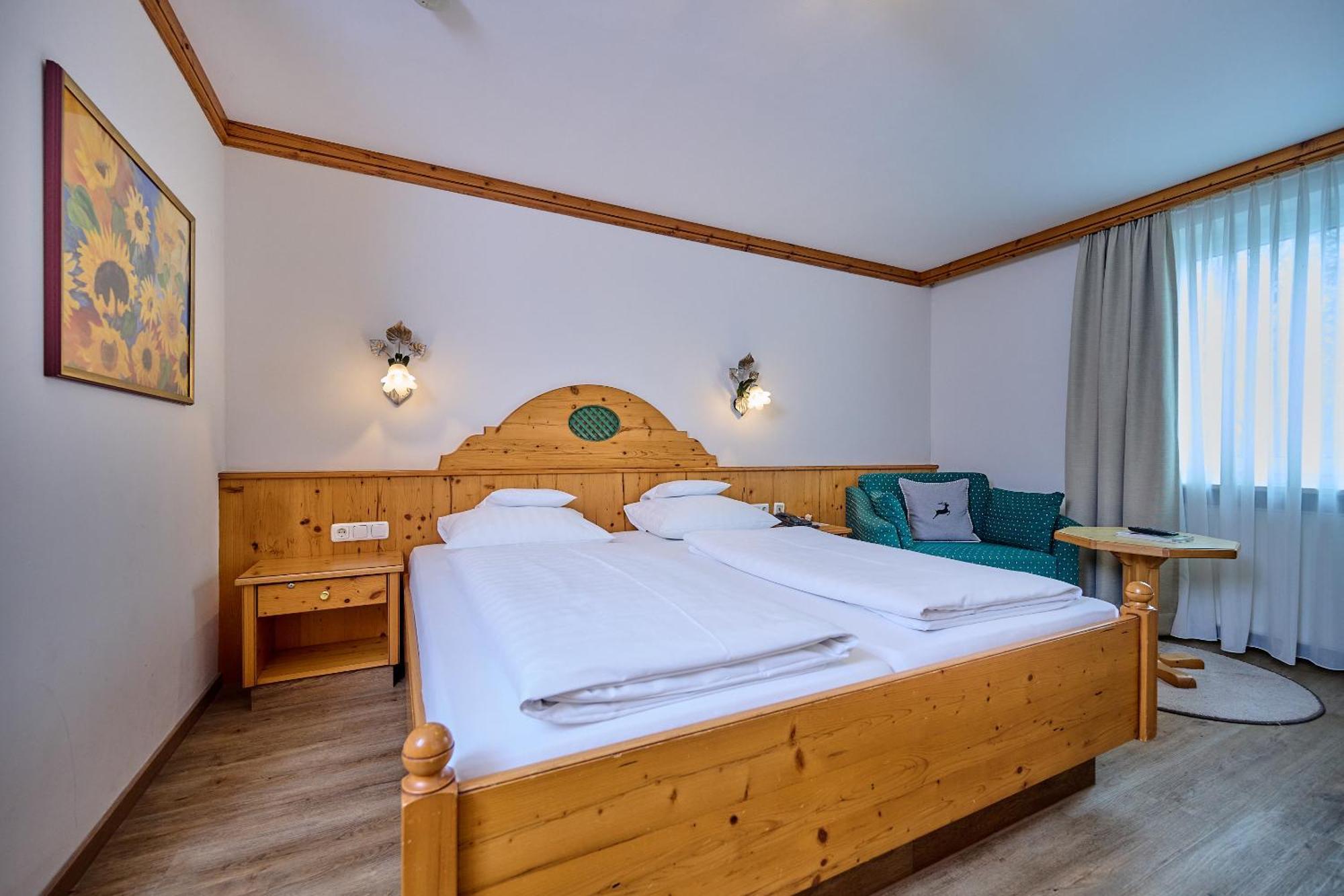 Hotel Am See Neutraubling Oda fotoğraf