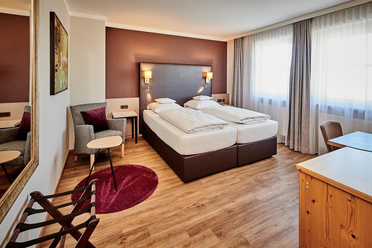 Hotel Am See Neutraubling Dış mekan fotoğraf