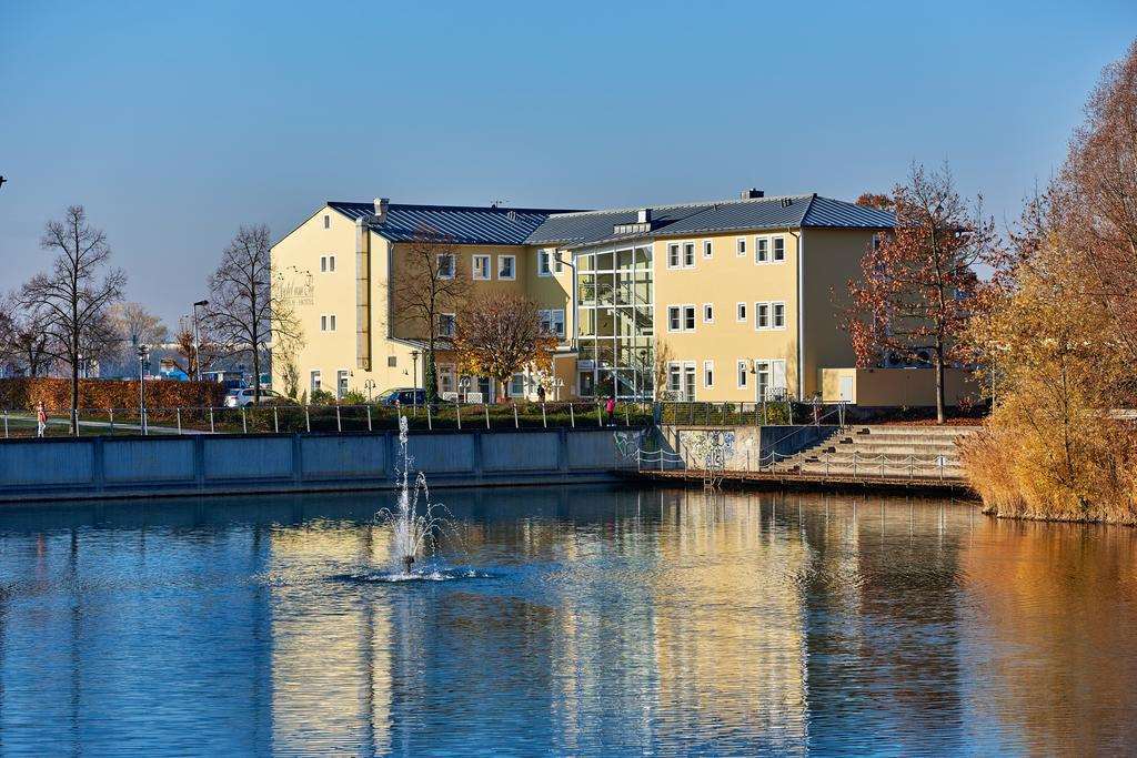 Hotel Am See Neutraubling Dış mekan fotoğraf